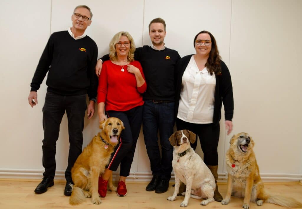 Familie Leifert mit ihren Hunden.